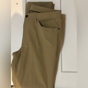Men’s LuLuLemon Tan Pants.